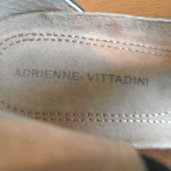 EUC💥AWESOME ADRIENNE VITTADINI BLACK STRAPPY WEDGE SHOES BACK ZIP ~ SIZE 9.5 - Picture 6 of 8